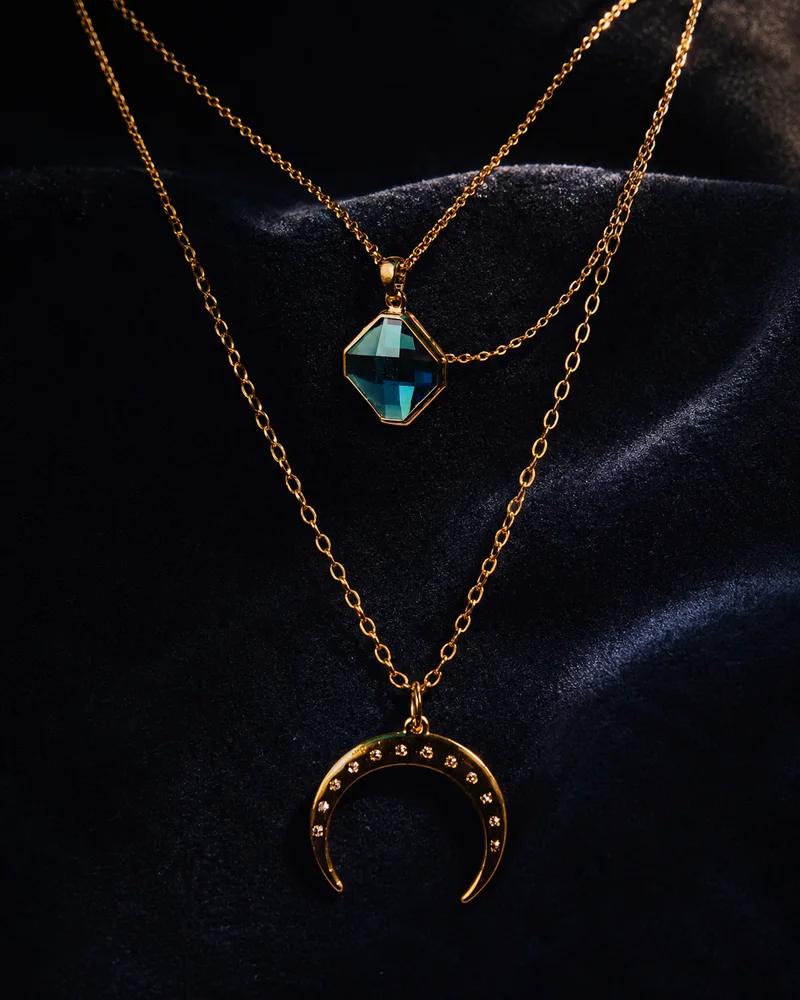 Gold pendant in modern heirloom styling